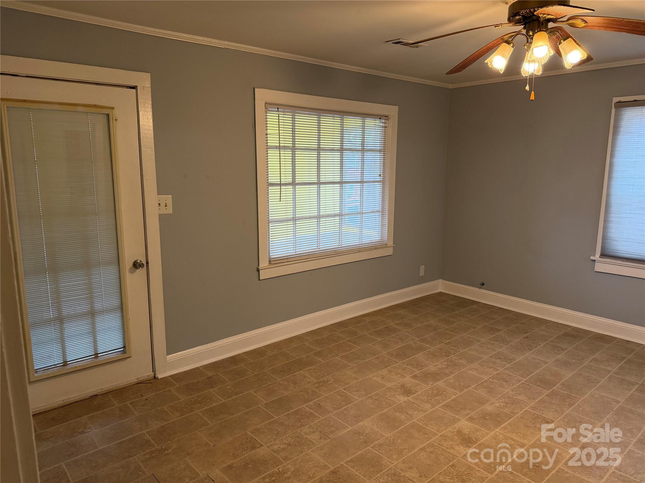 2505 Moreland Street