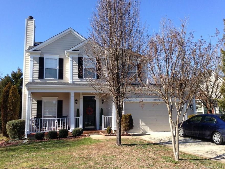 Great 3 bedroom-2.5 baths  home in a cul-de-sac on a corner easy commute to City, Rock Hill, Fort Mill, shopping, etc. Great room with fireplace, Formal Dining Room, kitchen with Granite countertops with stainless steel appliances and a work island, breakfast area leads to a cozy patio with enclosed privacy fencing where you can sit out and relax.