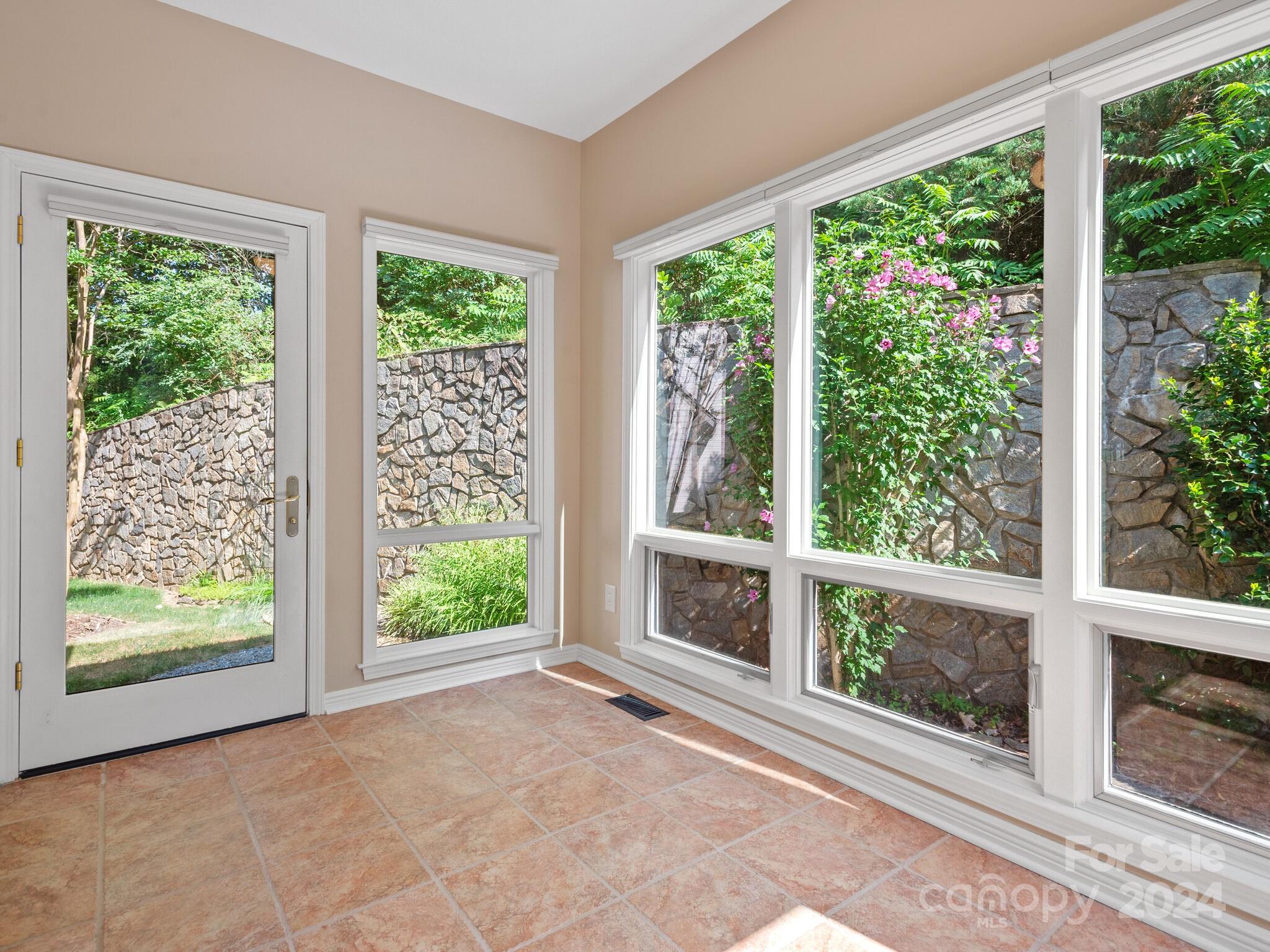 Viewpointe - Residential