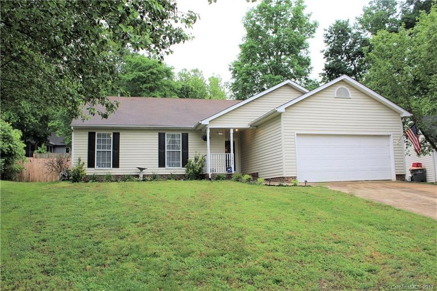 Wonderful home, open and spacious.  Beautiful 3 bedroom/2 bath, upgraded appliances, lovely floors, fenced back yard, great location, close to interstate, 10 min. from great shopping.