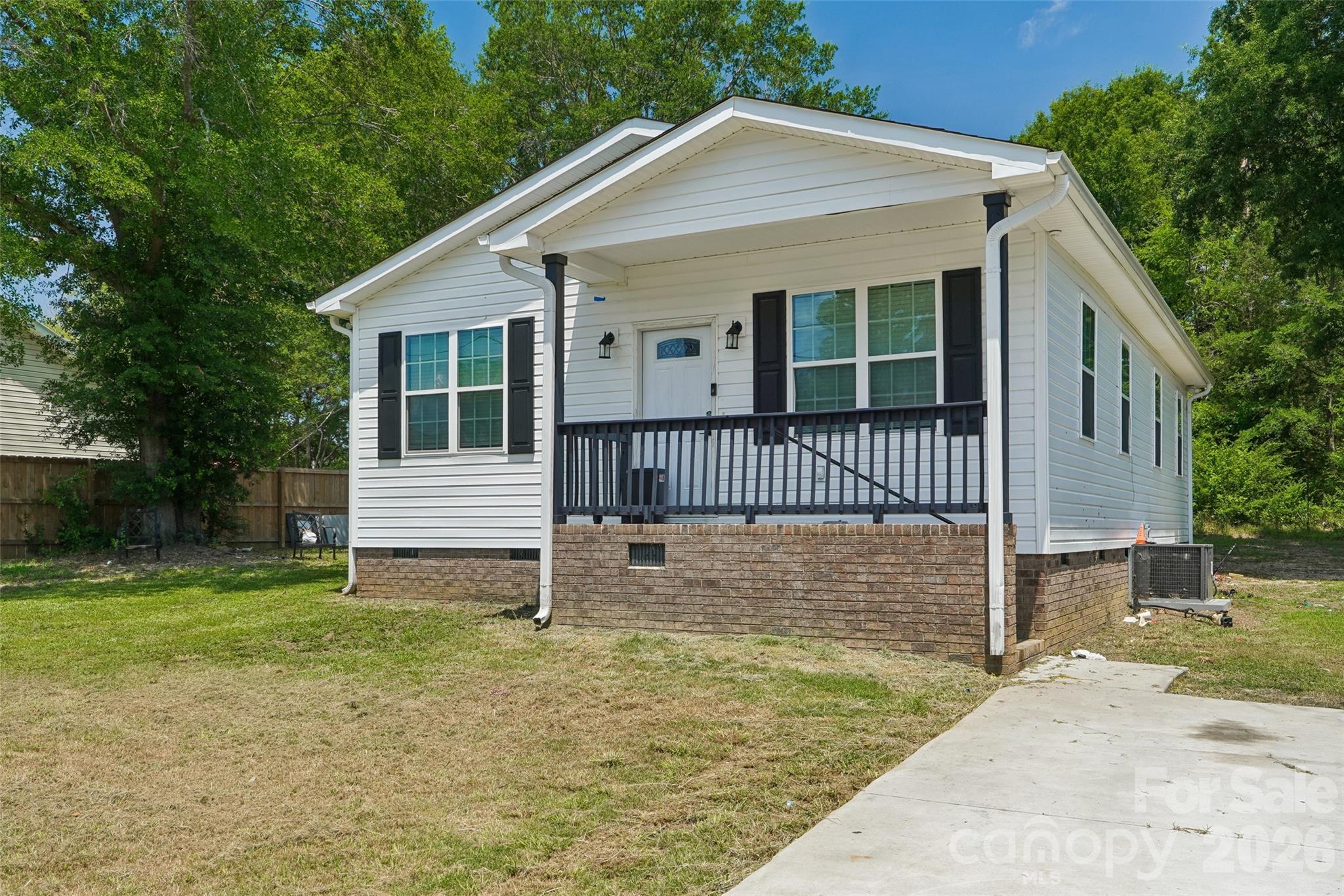 Photo 1 of 15 — 506 BRATTON Street, Chester, SC 29706