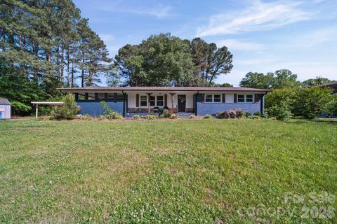 Photo of 809 Elaine Drive, Albemarle, NC 28001 (MLS # 4388586)