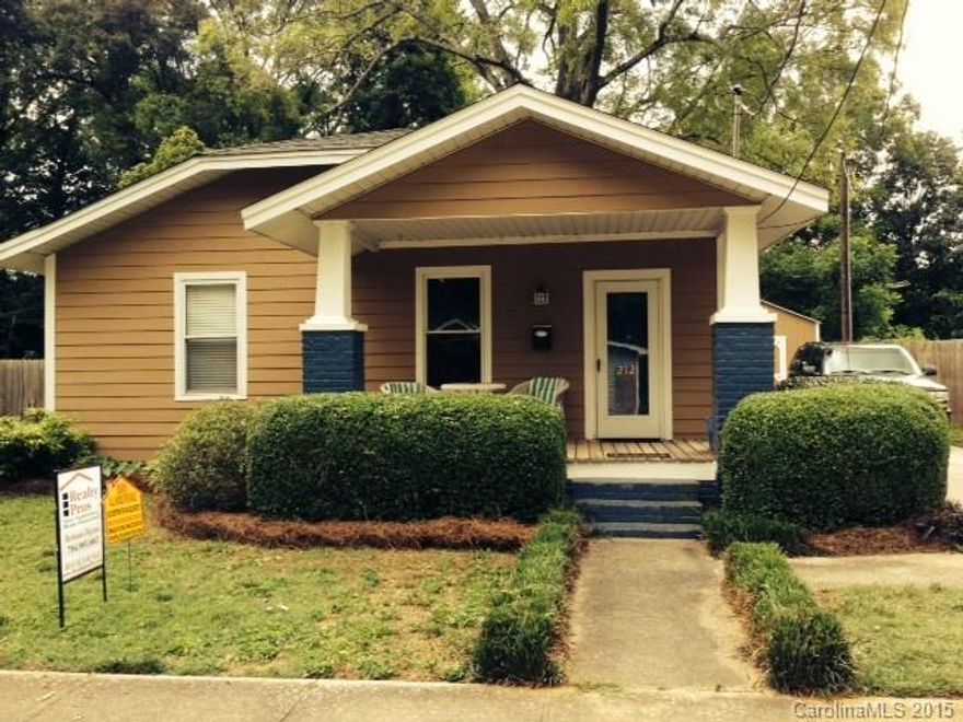 Beautifully Maintained, Craftsman Bungalow in Historic Fort Mill! New Roof (2012), New Hardi Plank Fiber Board Cement Siding, New Paint In / Out! 1315 HLA w/2 Big BRs & 1 Full BA, Original Hardwoods, Crown Molding, Big Kit w/ Bkfst, Big Family Rm + Formal D/R, Laundry Rm, 2 Large Decks, GREAT Yard w/Custom Landscaping, 20x12 Shed & Privacy Fencing. Economical Gas Heat & A/C  (2014), Tankless Water Htr. Within walking distance to the park. GREAT SCHOOLS & QUALIFIES FOR USDA RURAL HOUSING LOAN!