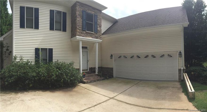 Looking for a short-term/flexible rental in Denver? Convenient floor plan with two master-sized bedrooms, another large bedroom and a large bonus that can be a bedroom.   Great views from this two-story waterfront home and super Denver location just off of Unity Church Road.