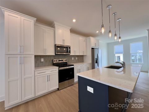 6013 Countess Drive 51 Charlotte NC 28217
