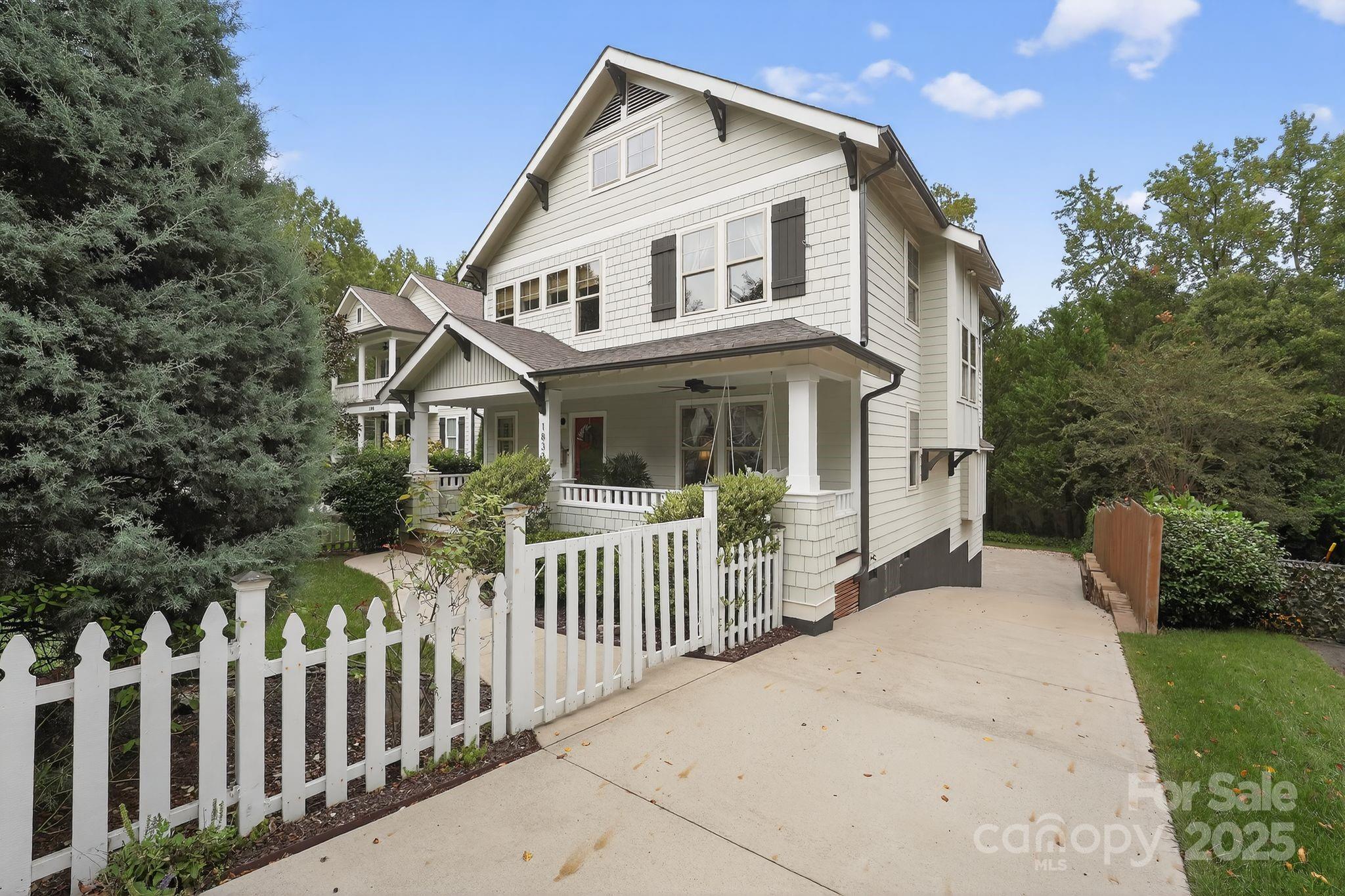 1833 Mimosa Avenue