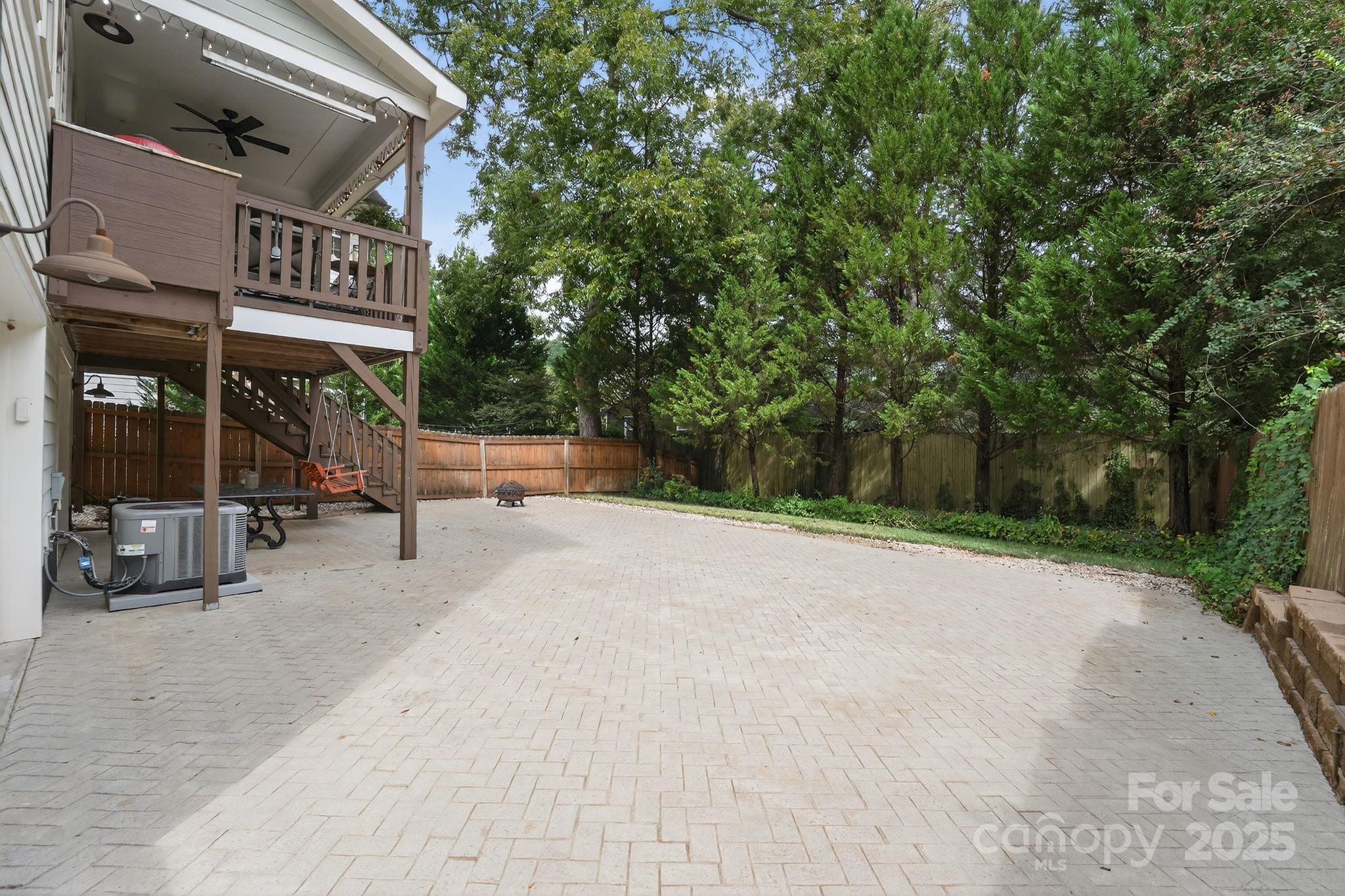1833 Mimosa Avenue