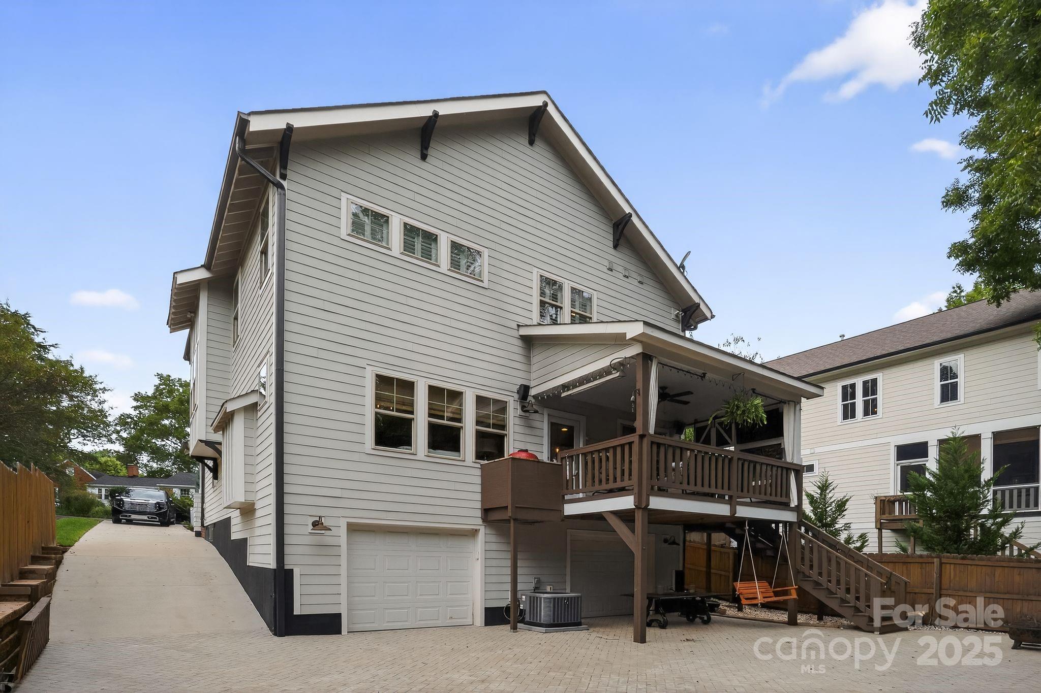 1833 Mimosa Avenue