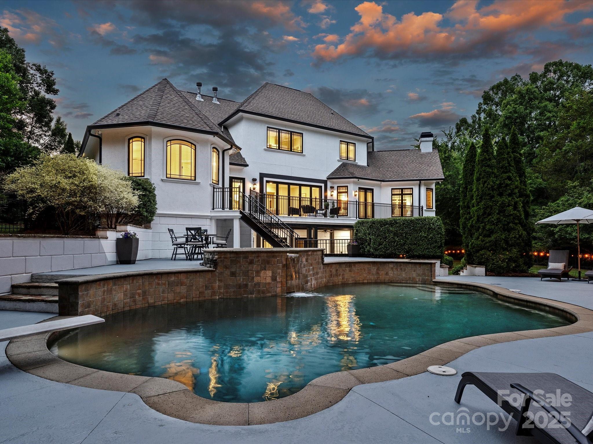 2207 Trapper Court