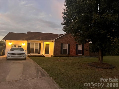 Photo of 4102 Carolina Pointe Court, Concord, NC 28027 (MLS # 4434322)