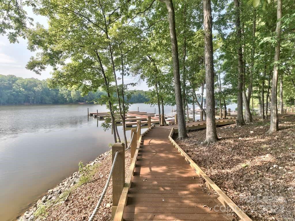 The Vineyards on Lake Wylie - Residential Lease