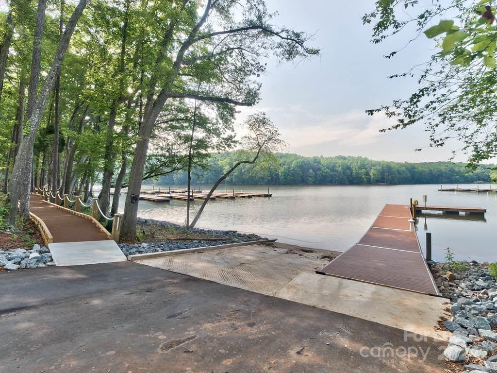 The Vineyards on Lake Wylie - Residential Lease