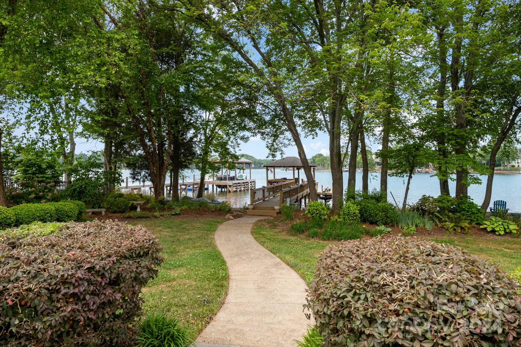 Yacht Harbor - Residential