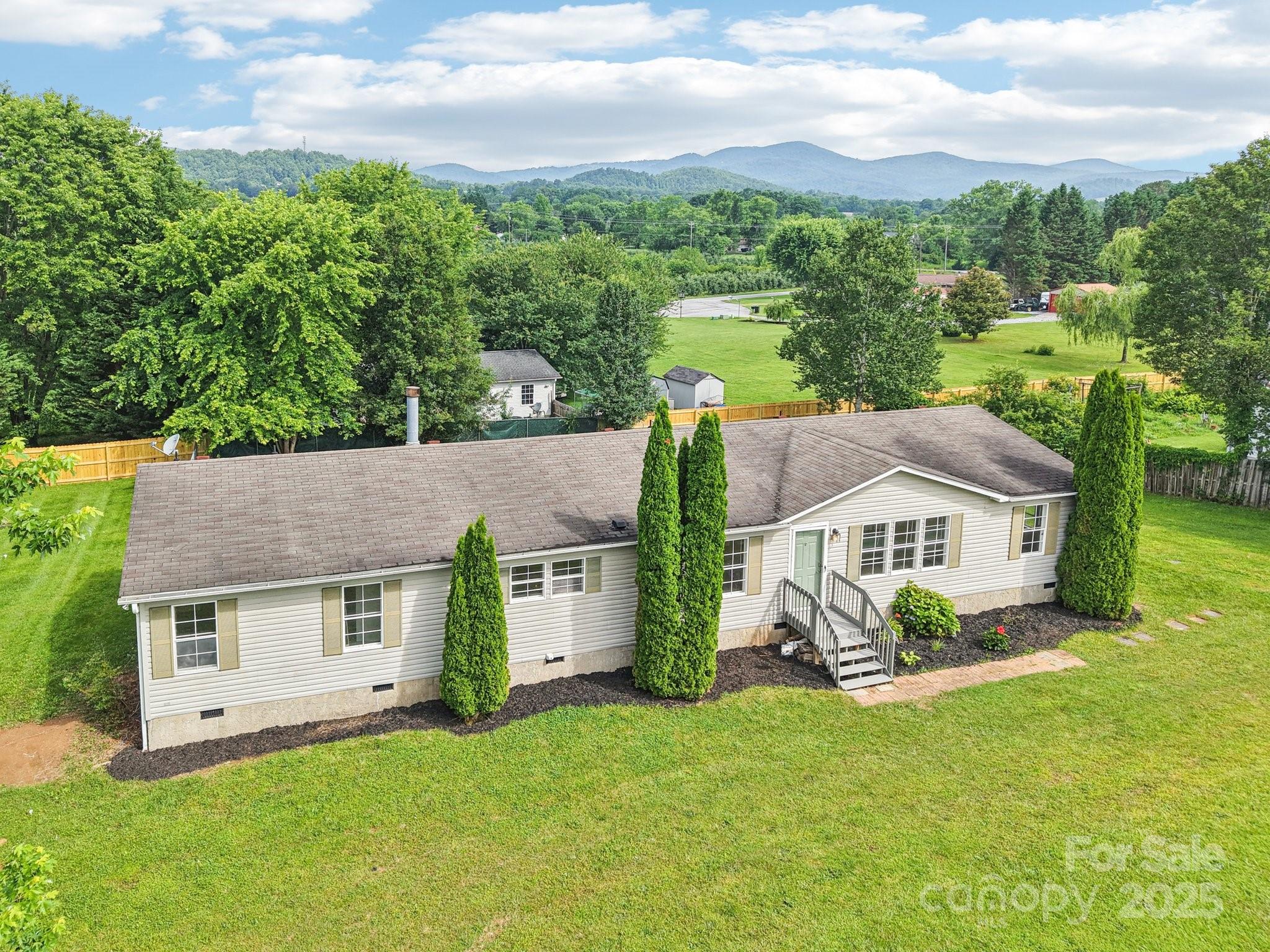 18 Sweet Briar Path Way