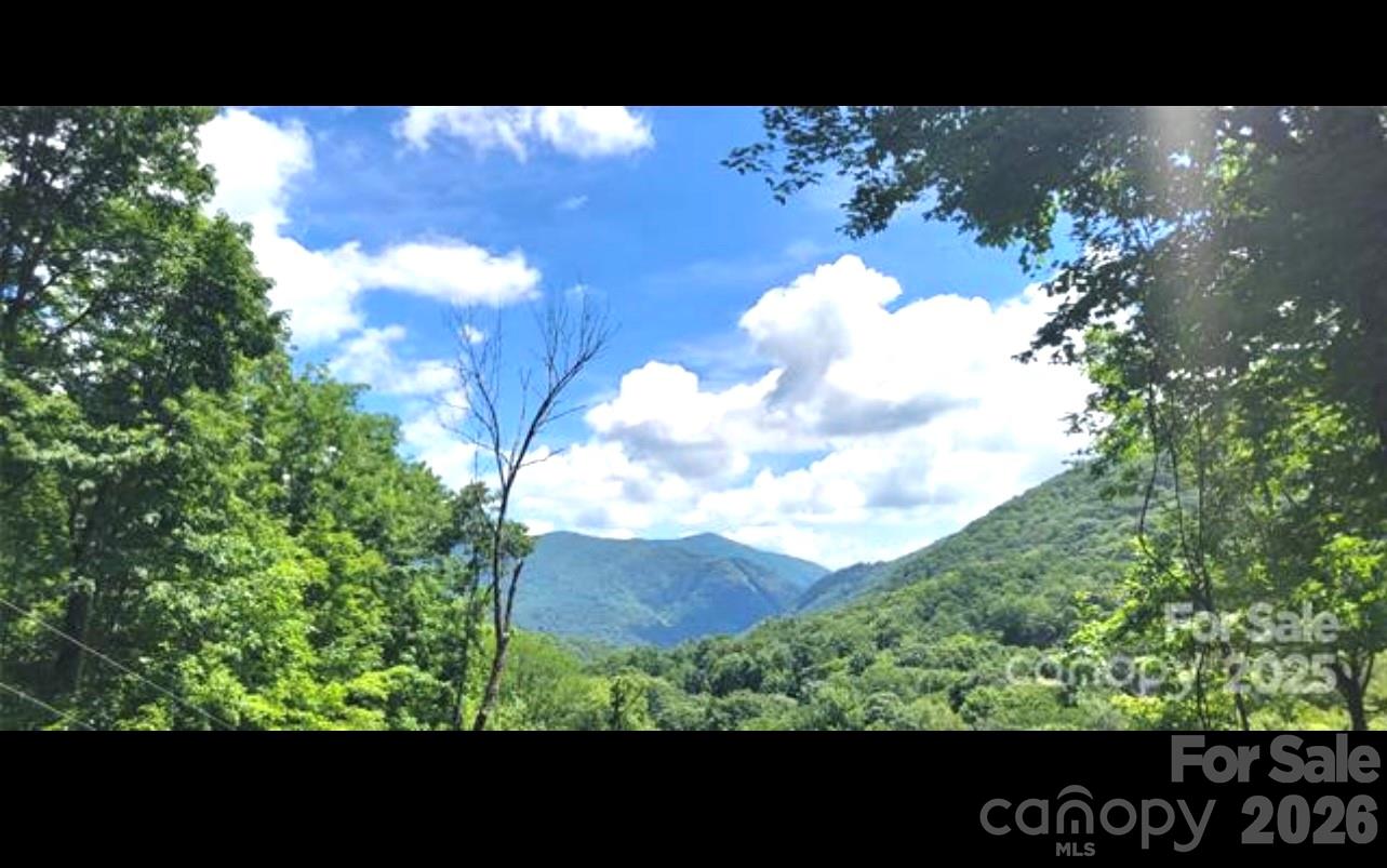 000 Wayah Zooshuga Road