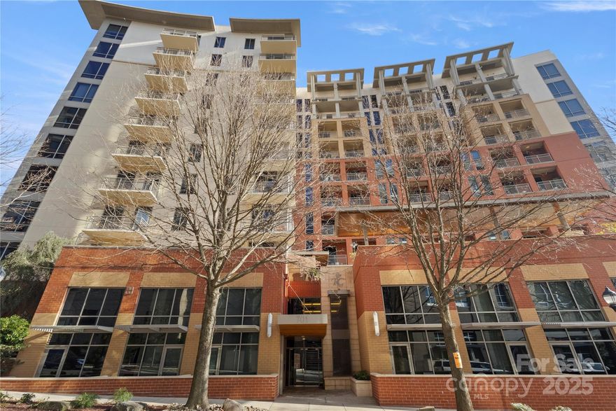 Uptown Living at its Best! Located between Uptown and Dilworth area. Meticulously Maintained 1 Bedroom, 1 Bathroom Condo. Open Layout with floor to ceiling windows letting in natural light.  Neutral Walls throughout. Hardwood Floors in the Entry, Kitchen, Living Room and Dining Room. Gourmet Kitchen with Cherry Cabinets, Stainless Steel Appliances, and Granite Countertops that has a Barstool area. Huge Living Room with Balcony Access that Opens to Dining Room with a nook currently being used as an Office Area. Primary Bedroom with Carpet has Large Closet attached. Large Bathroom with Vanity and Garden Tub Shower Combination.   Gorgeous Outdoor Pool, Hot tub, Grill and Bar for Residents.  Private Garage Access Parking. Super location one block off of Morehead Street, unit is within walking distance to the Lightrail, Uptown, City Center, Panther Stadium, Latta Park, shopping, restaurants, etc.  Convenient to get on Hwy 277 and 77.