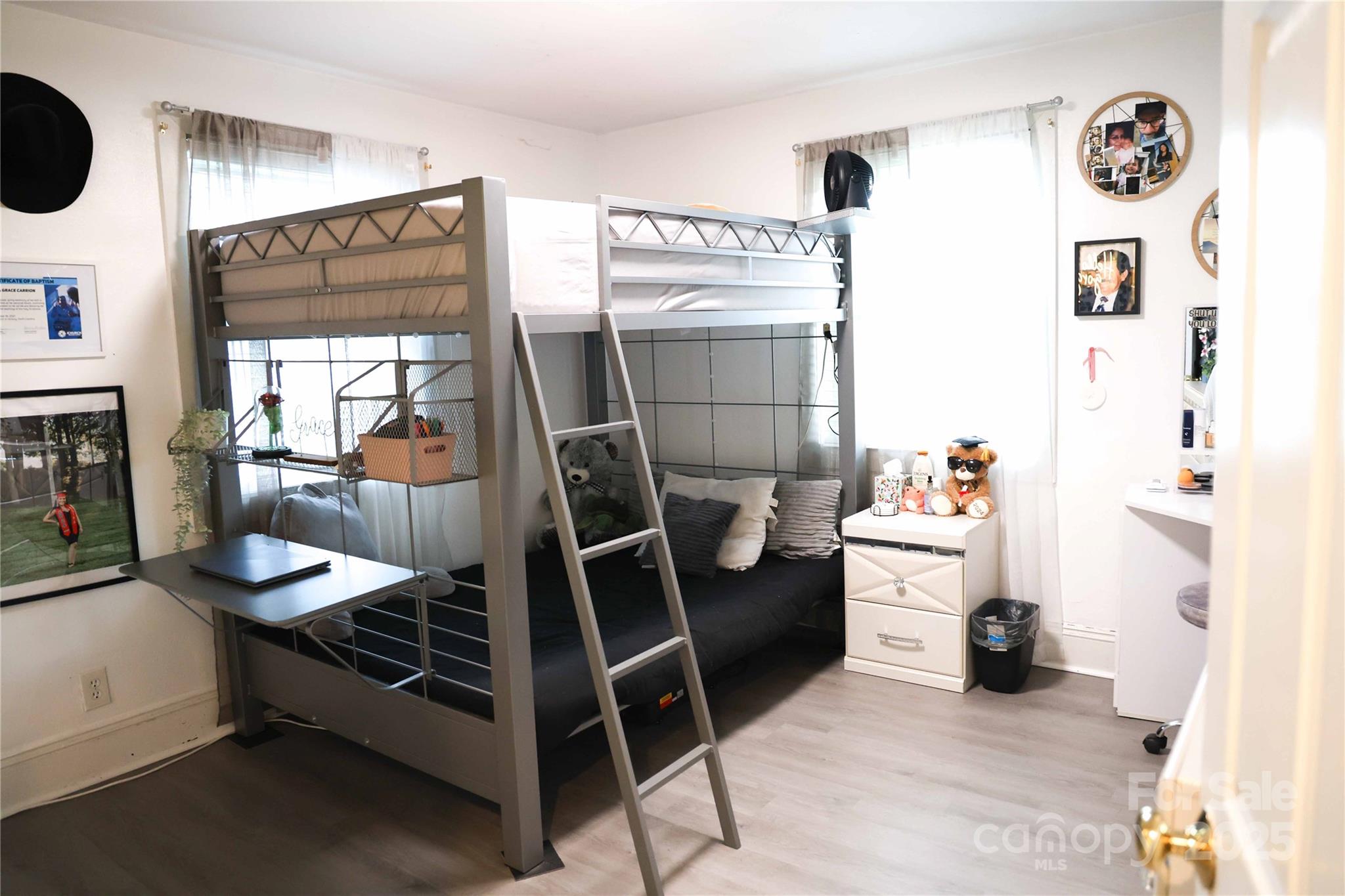 Hickory, North Carolina 28602, United States, 3 Bedrooms Bedrooms, ,3 BathroomsBathrooms,Residential,Active,191972