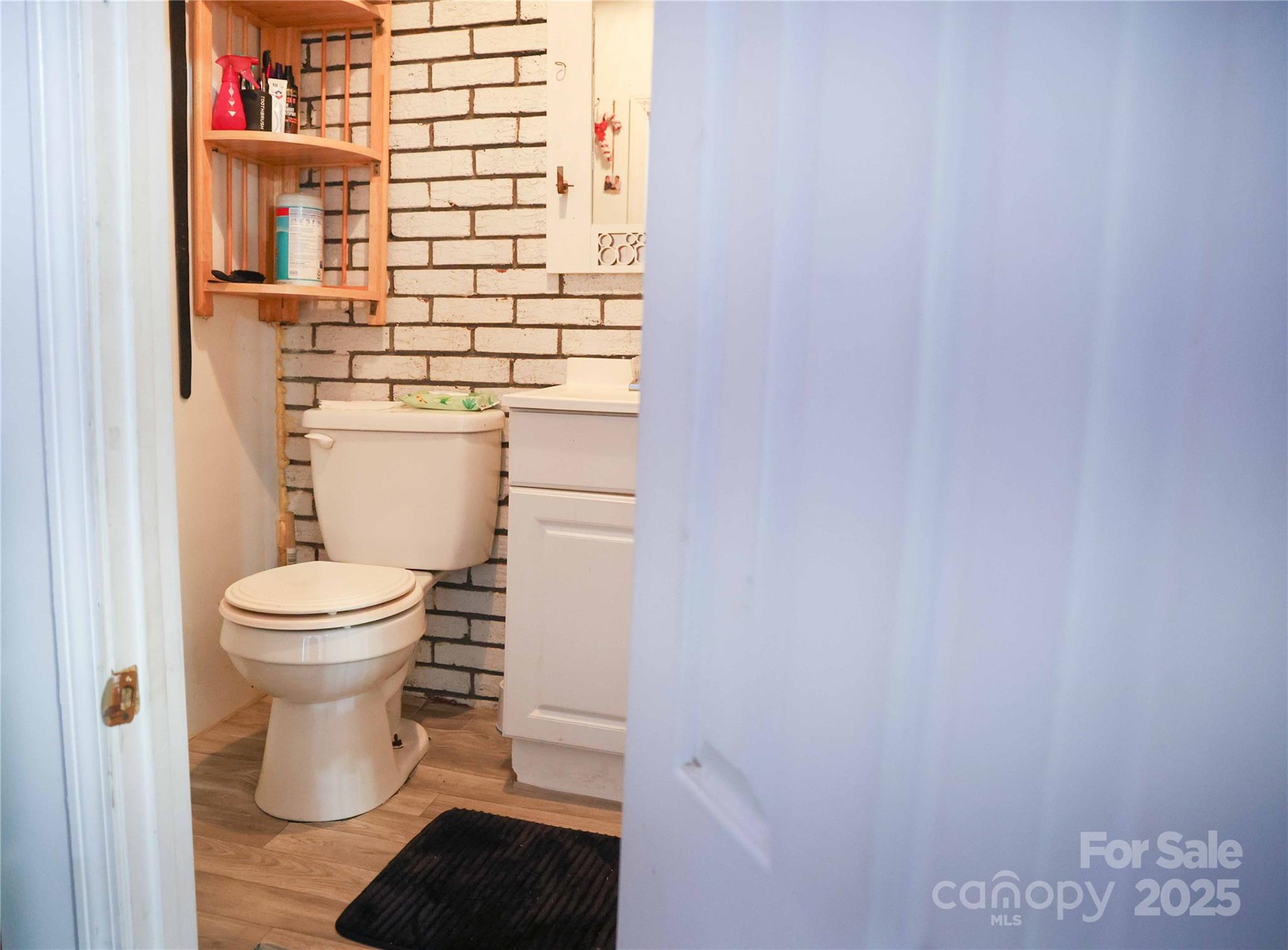 Hickory, North Carolina 28602, United States, 3 Bedrooms Bedrooms, ,3 BathroomsBathrooms,Residential,Active,191972