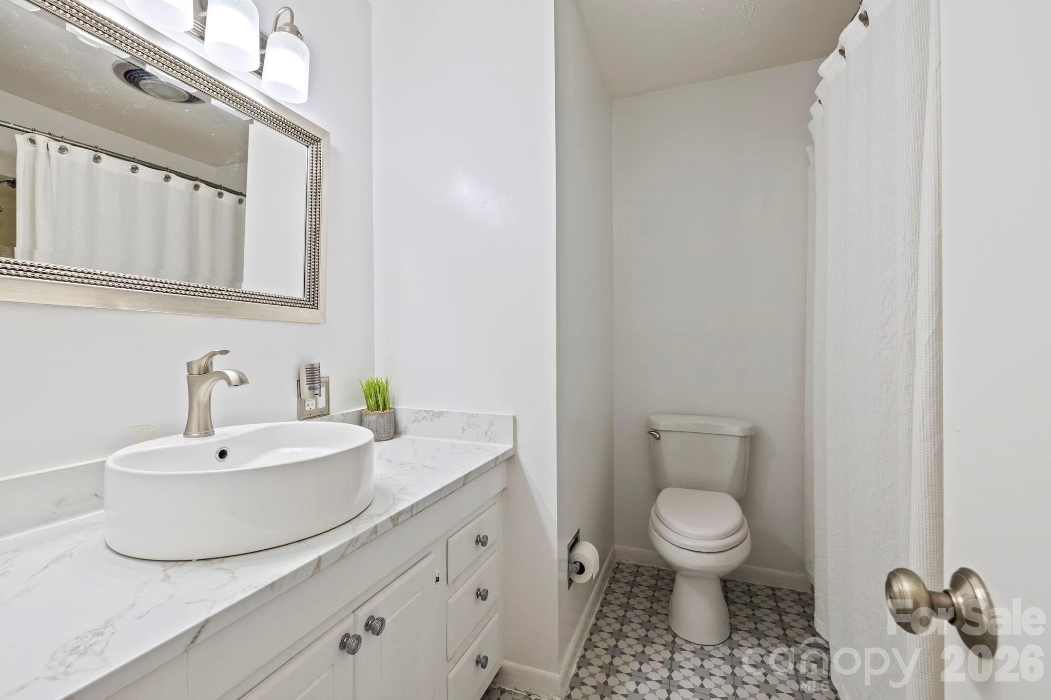 Sapphire Manor - Residential