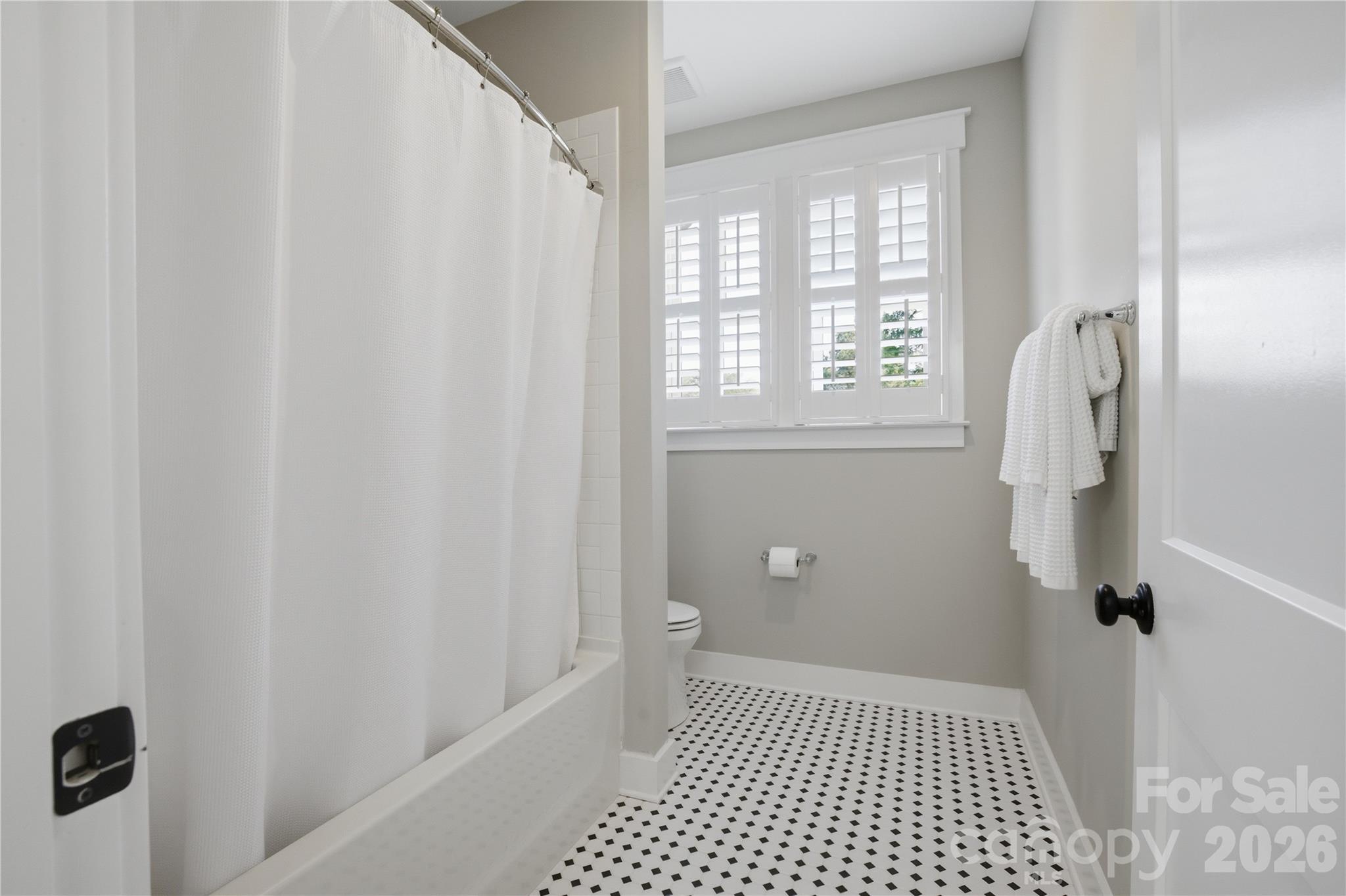 Elizabeth Circle - Residential