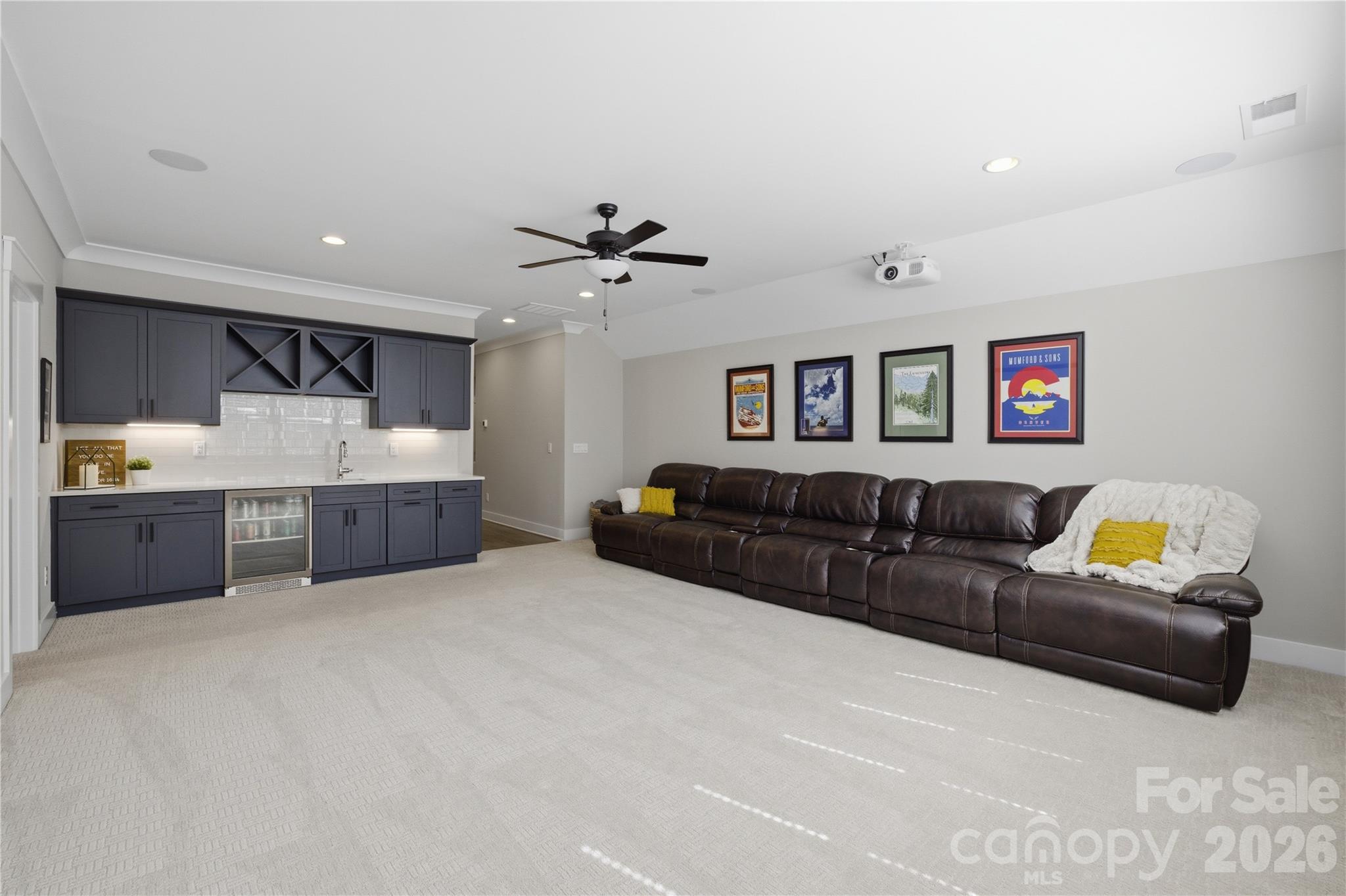Elizabeth Circle - Residential