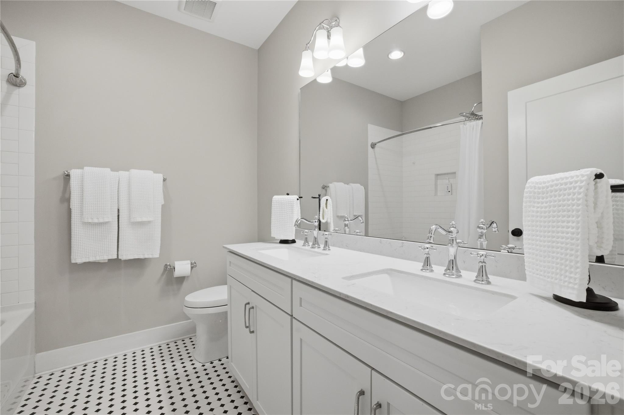 Elizabeth Circle - Residential