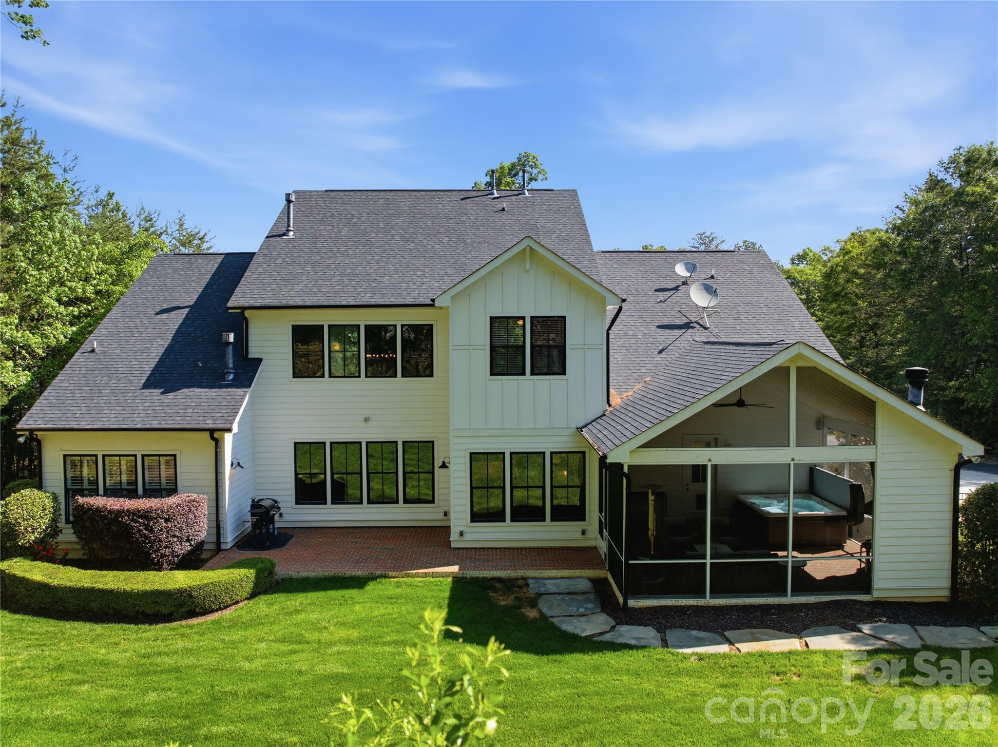 Elizabeth Circle - Residential