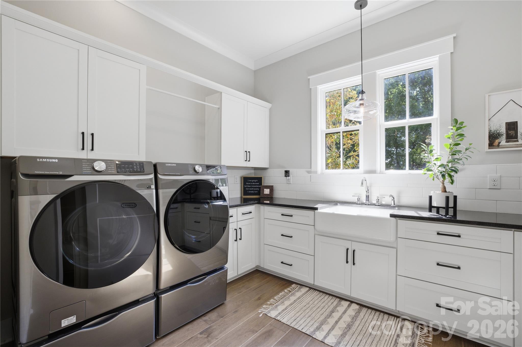 Elizabeth Circle - Residential