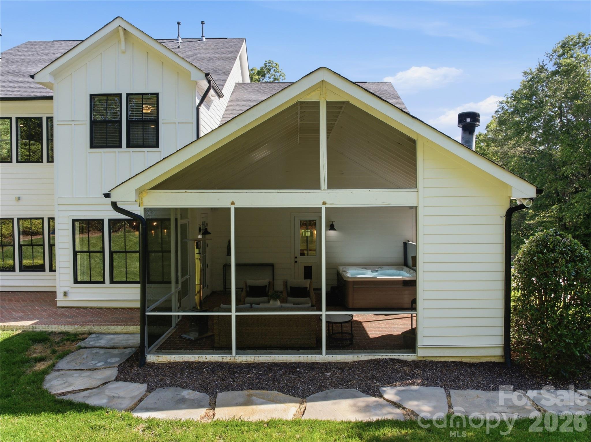 Elizabeth Circle - Residential