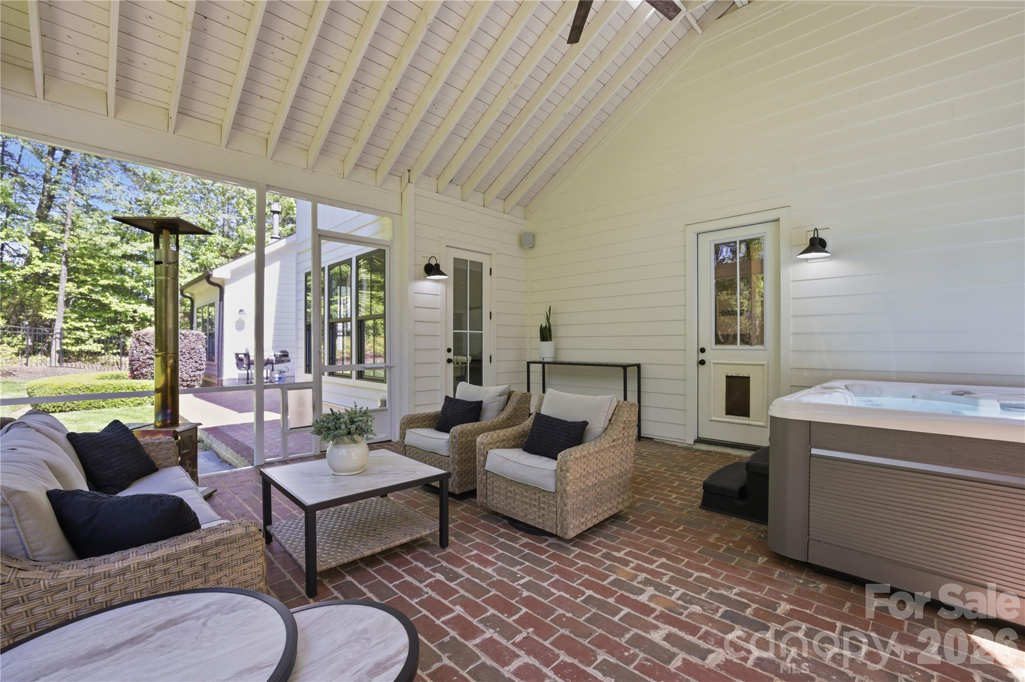 Elizabeth Circle - Residential