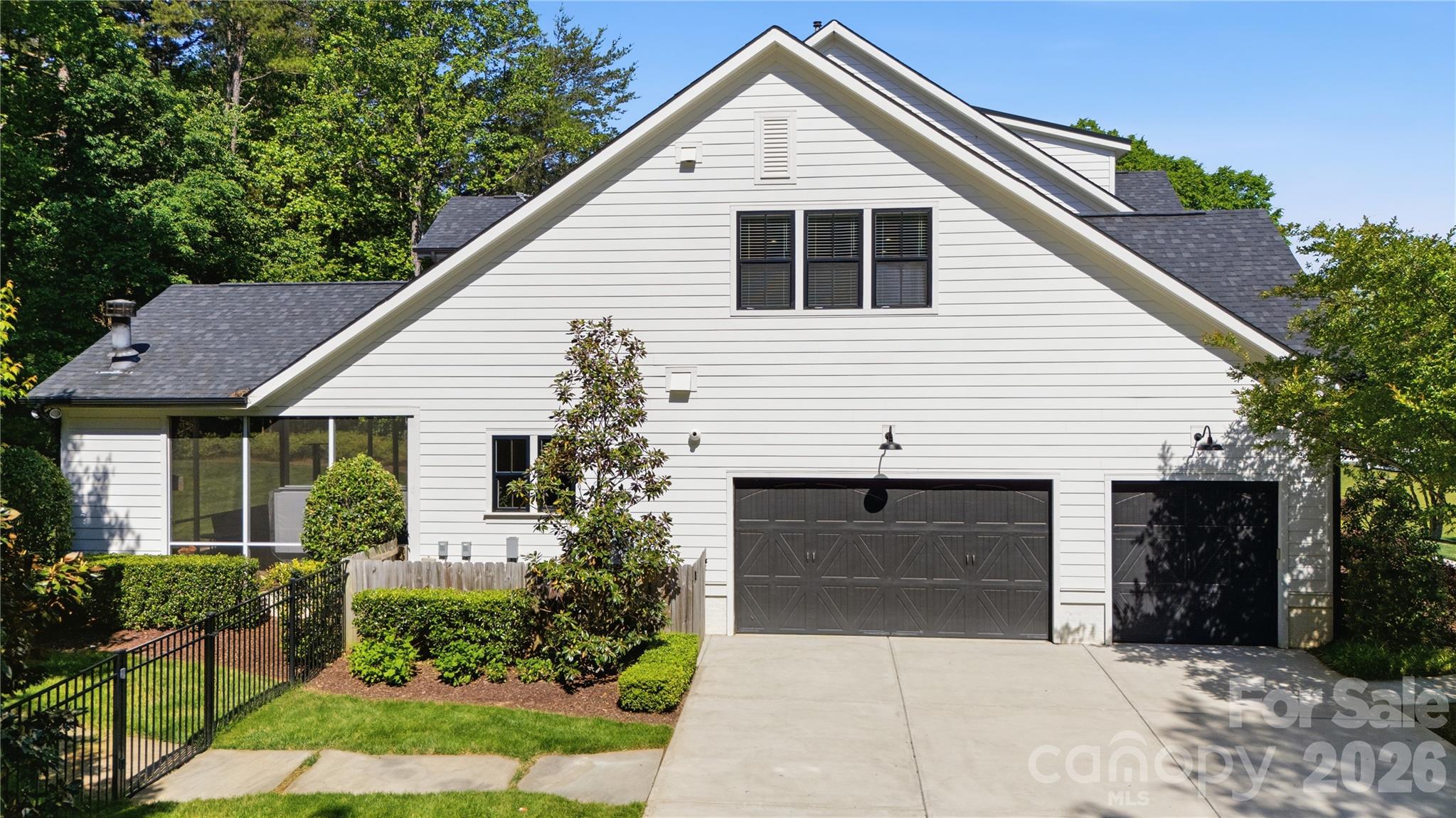 Elizabeth Circle - Residential
