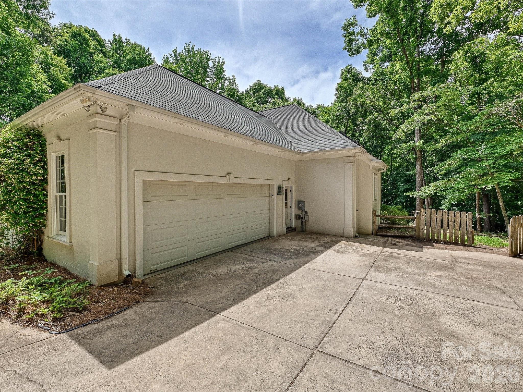 Royal Oaks - Residential