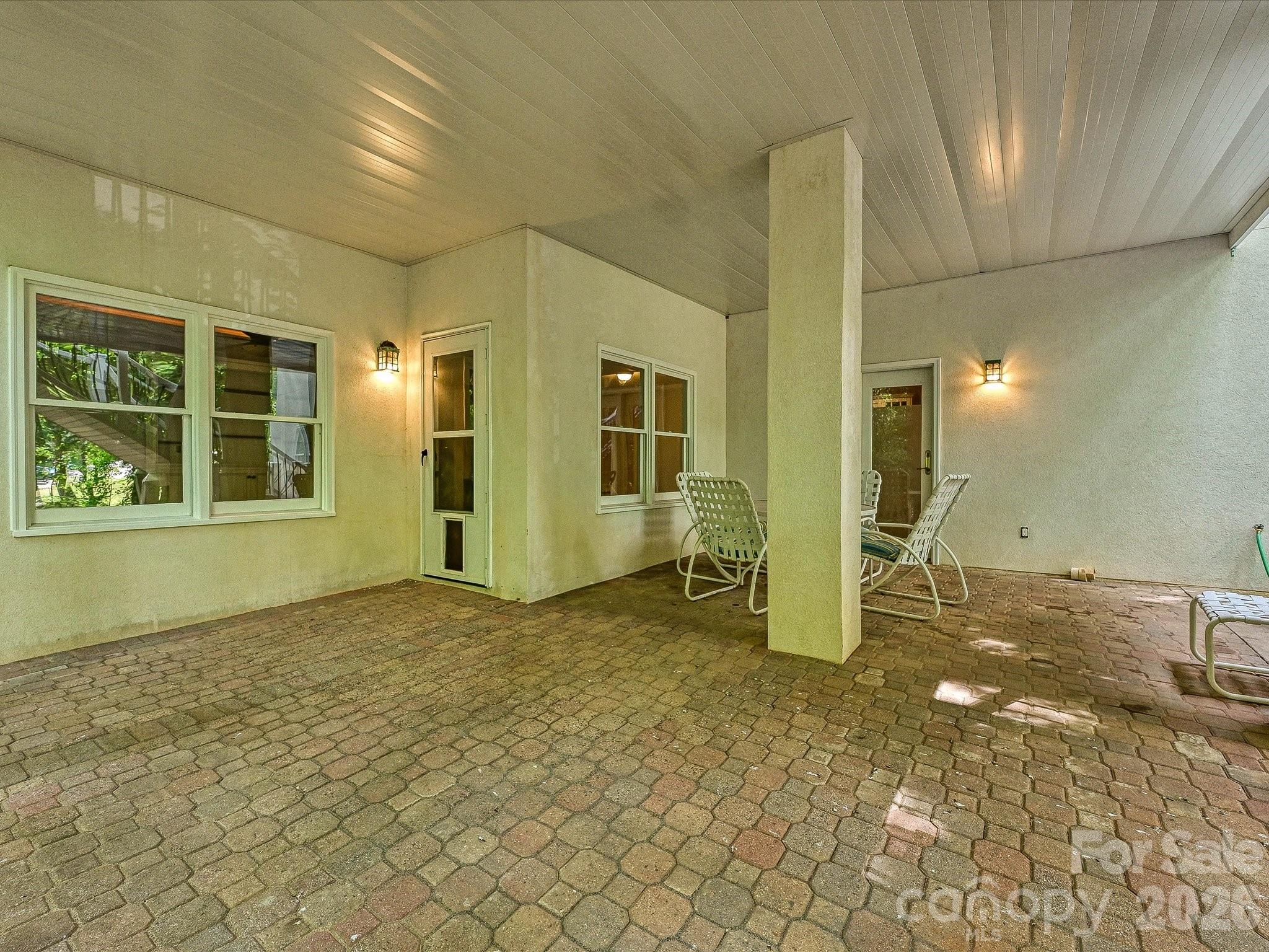 Royal Oaks - Residential
