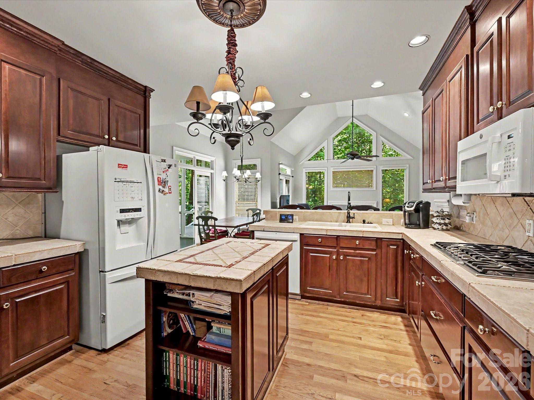 Royal Oaks - Residential