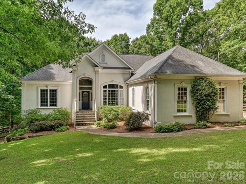 Photo of 15001 Majestic Oak Drive, Charlotte, NC 28278 (MLS # 4381358)