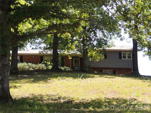 Photo of 632 Rock Corner Road, Forest City, NC 28043 (MLS # 4402184)