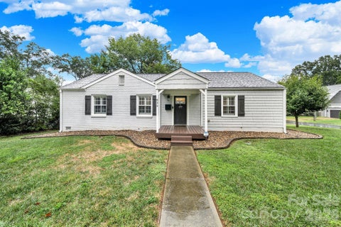 Photo of 835 Everett Place, Charlotte, NC 28205 (MLS # 4427044)