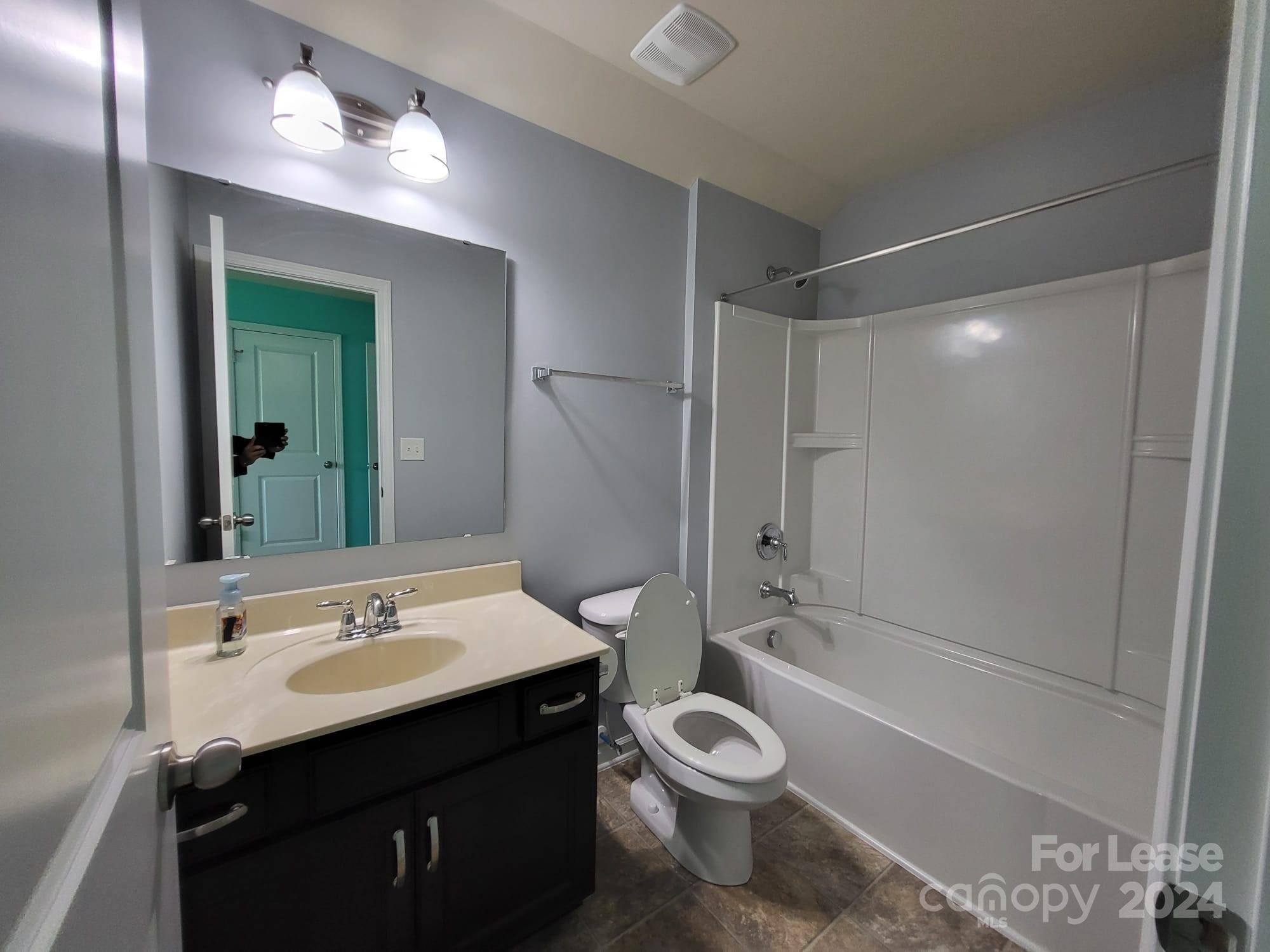 Regal Manor - Residential Lease