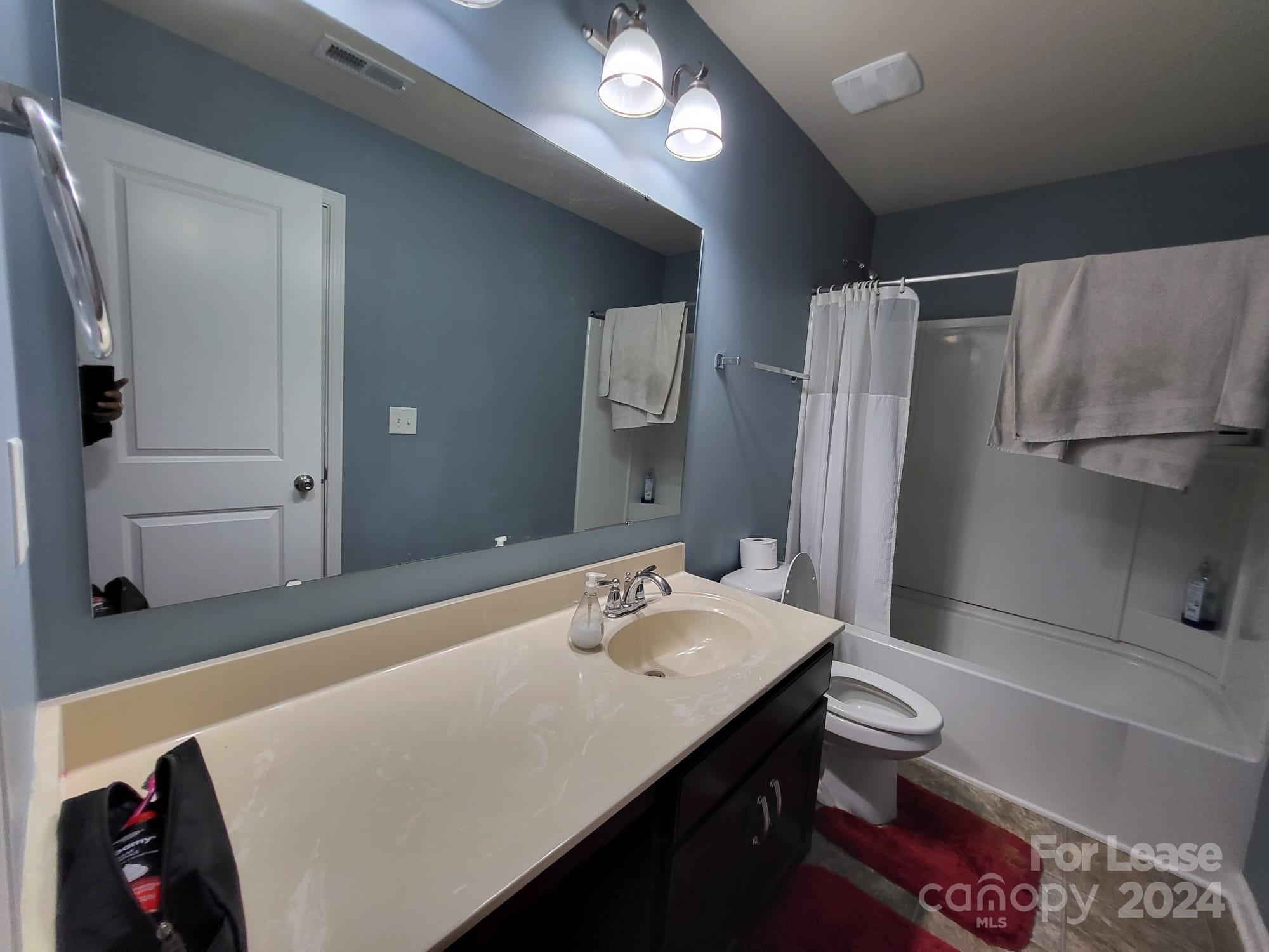 Regal Manor - Residential Lease