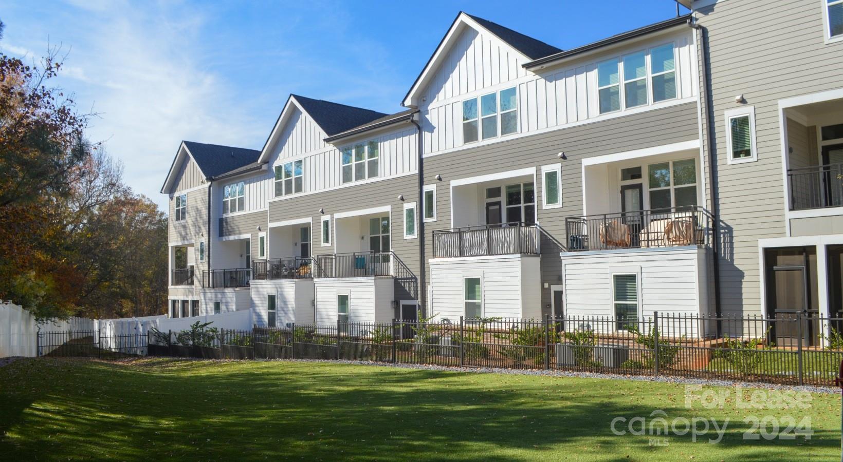 Pineville, North Carolina 28134, United States, 2 Bedrooms Bedrooms, ,3 BathroomsBathrooms,Residential,Active,62966