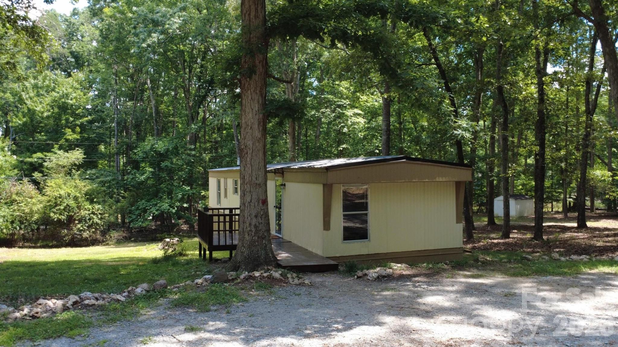 1140 Love Valley Road