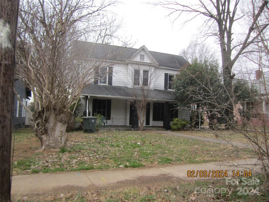 Great potential for this large house located near the community park/playground.  Deep backyard with trees.  It is in the Historic District.  There are 2 bedrooms on the main level and 2 upstairs.  

This property is eligible under the First Look Initiative which expires after 30 full days on market  No investor offers until first look period expires.  No offers regardless of buyer type will be negotiated within the first 7 days of listing.
