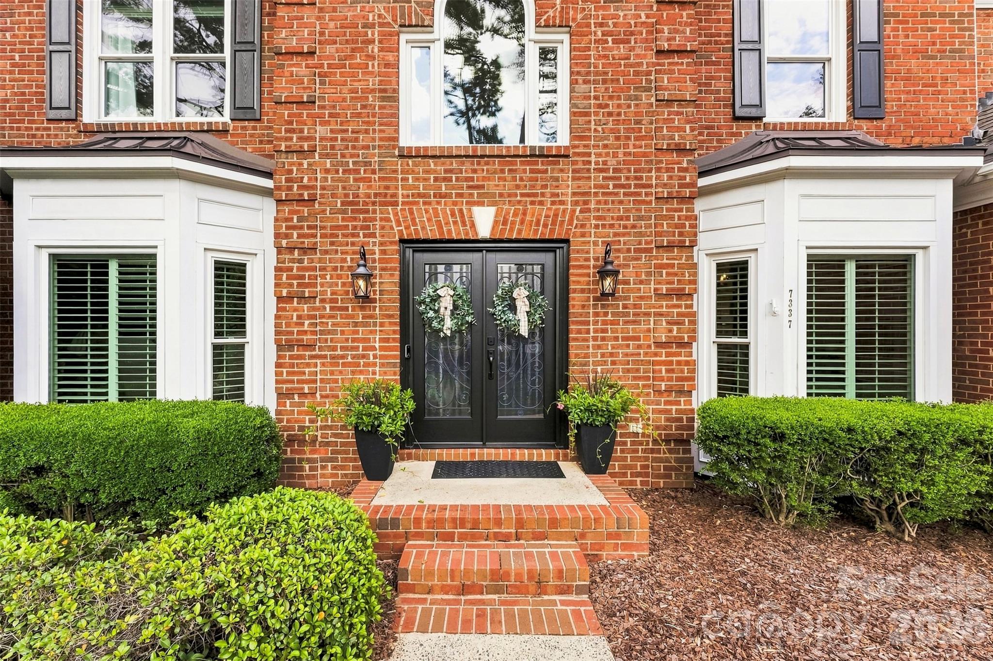 7337 Versailles Lane