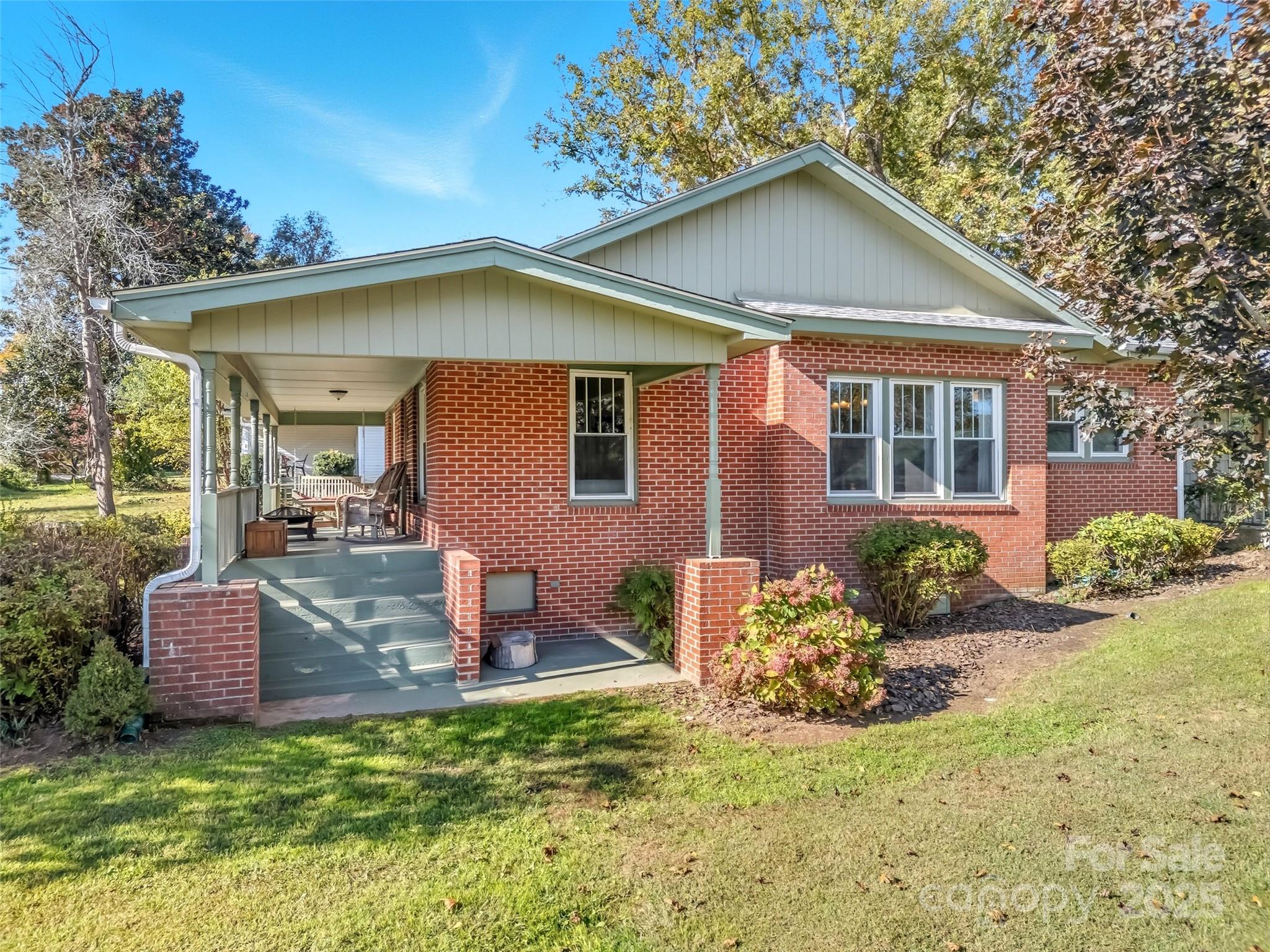 422 E Blue Ridge Road