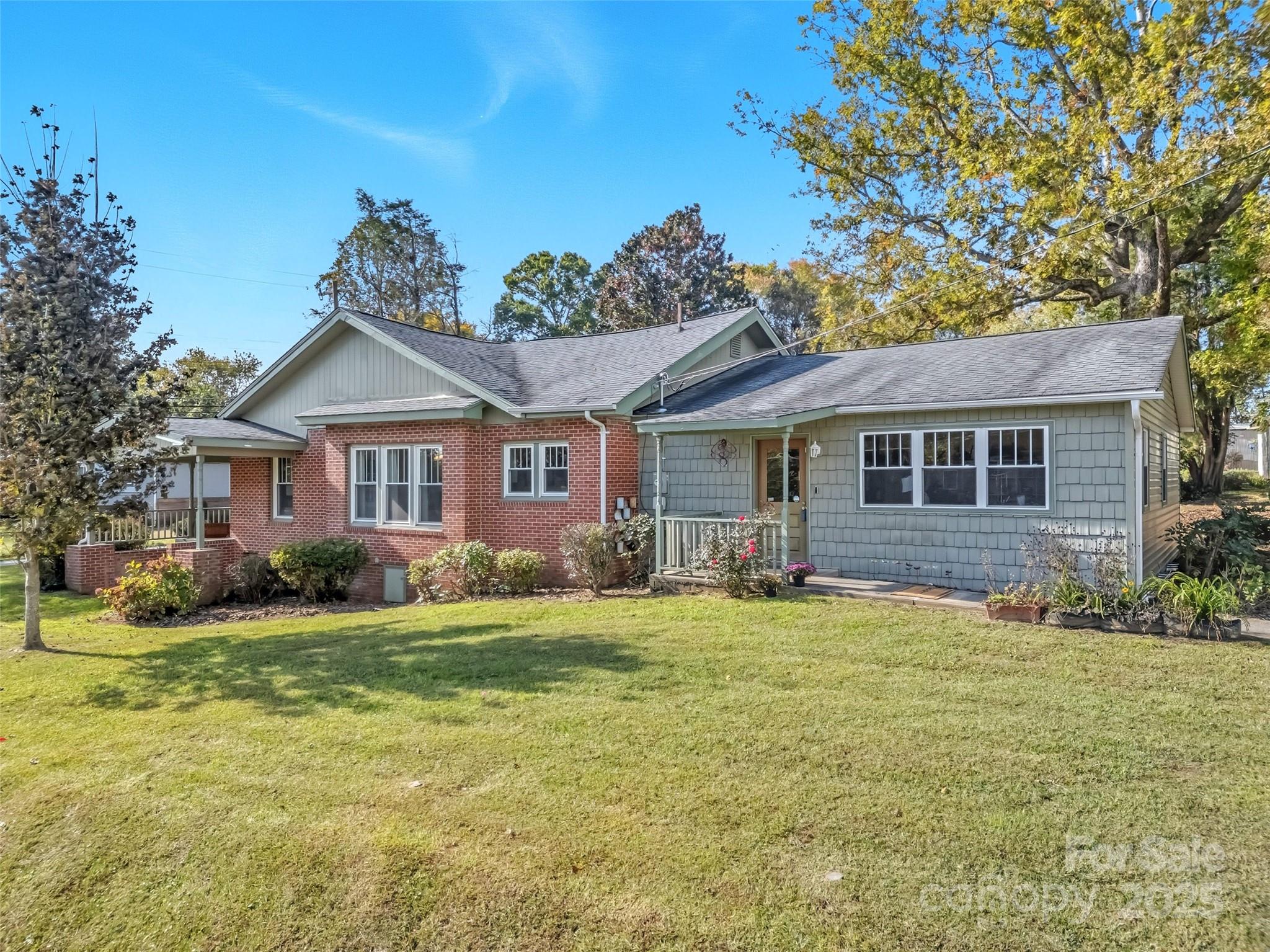 422 E Blue Ridge Road