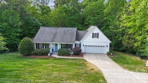 Photo of 1048 Brevard Place Road, Iron Station, NC 28080 (MLS # 4372900)
