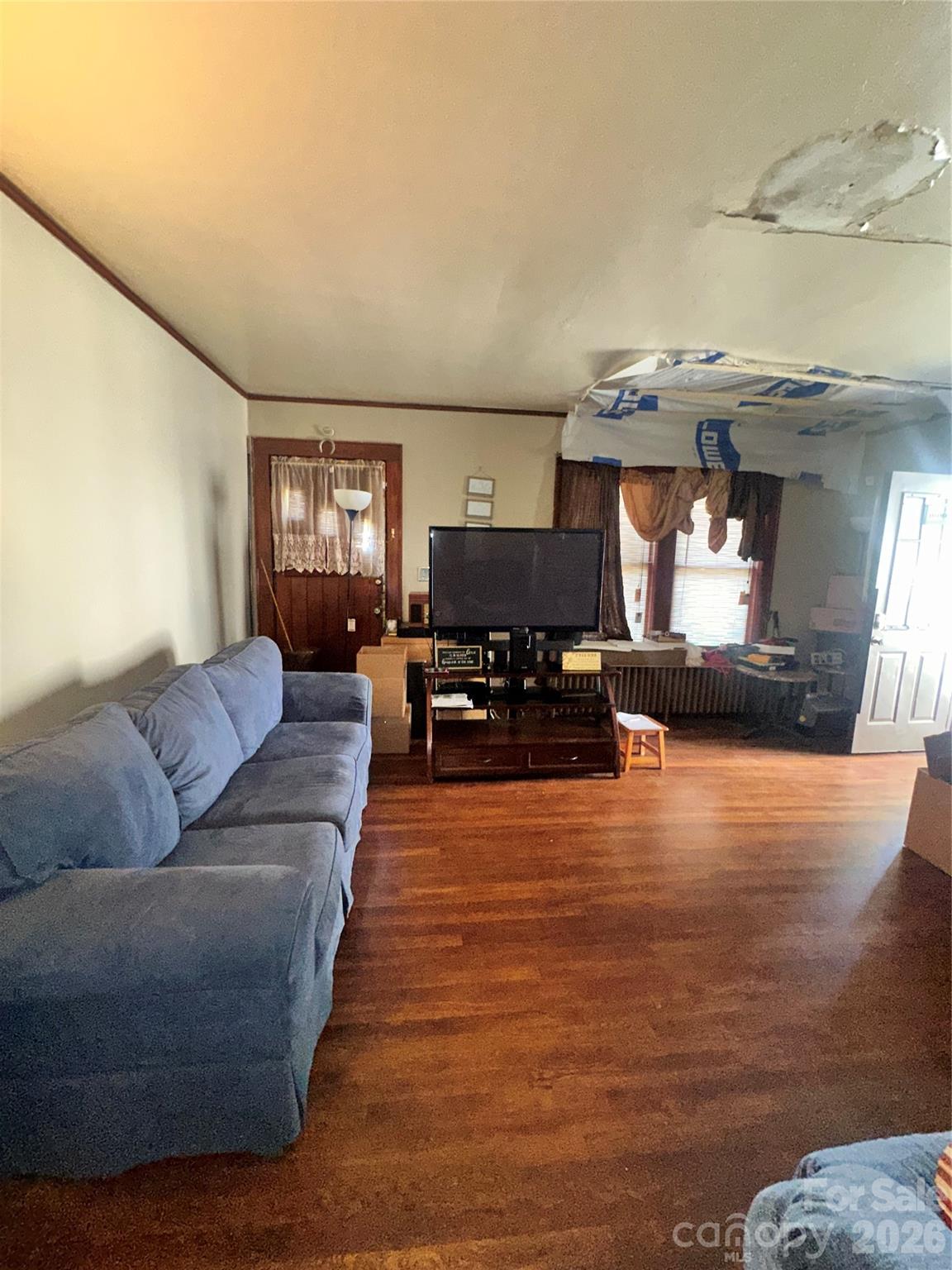 627 E Black Street