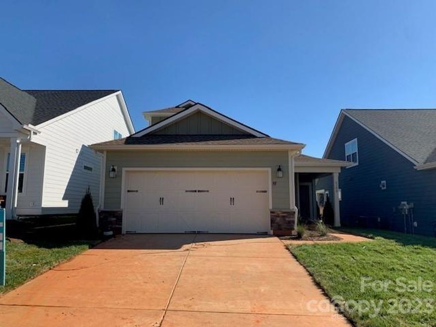 Trilogy Lake Norman is a 55 and better community near Lake Norman featuring an exciting lifestyle and stunning landscape . At the heart of this community is the spectacular Twin Mills Club, offering impressive amenities and exceptional service, with spaces for fitness, dining, relaxation, and exploring new interests with neighbors.