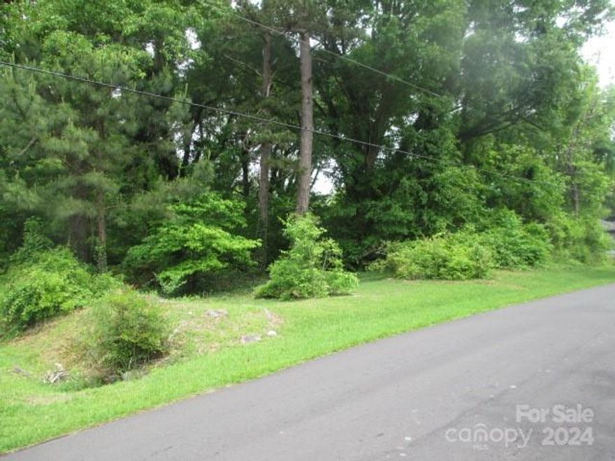 ***HIGHEST AND BEST DUE BY THURSDAY MAY 9TH AT 2:00***Great Corner lot with .52 acres and plenty of road frontage. Conveniently located to I-85.  City Water and City Sewer available with system development and tap fees.  Per City of Gastonia lot could possibly be subdivided. Seller is also selling parcel number 118074 MLS 4134013.