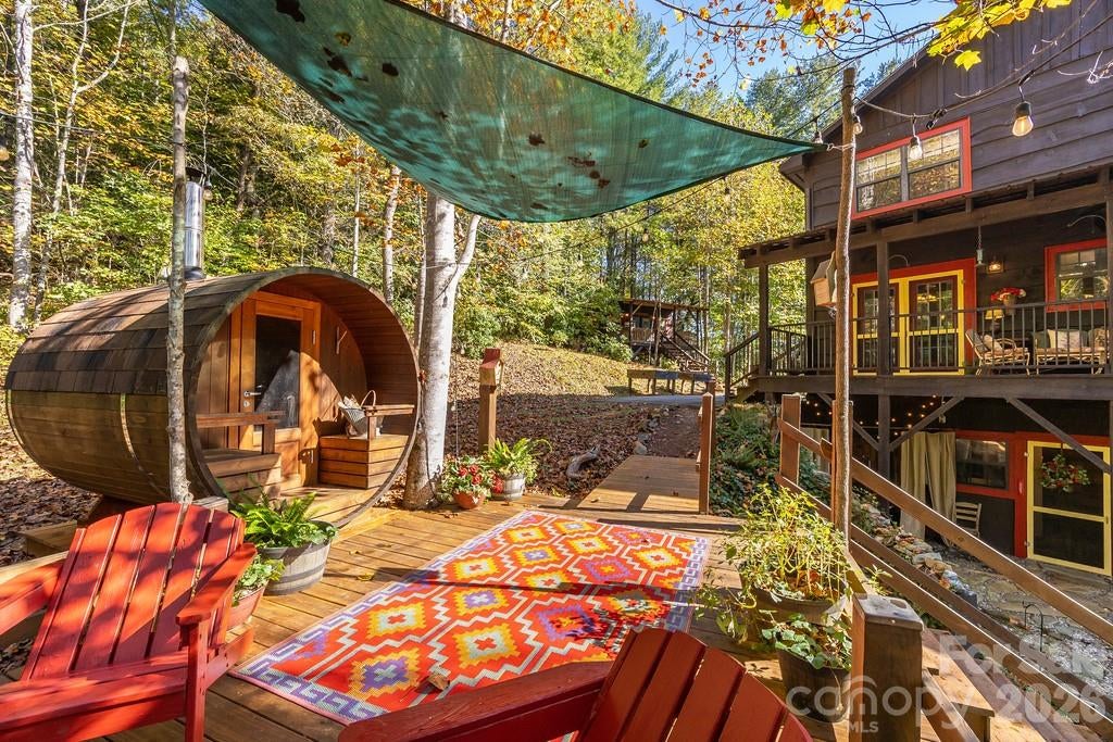 111 Elkhound Road